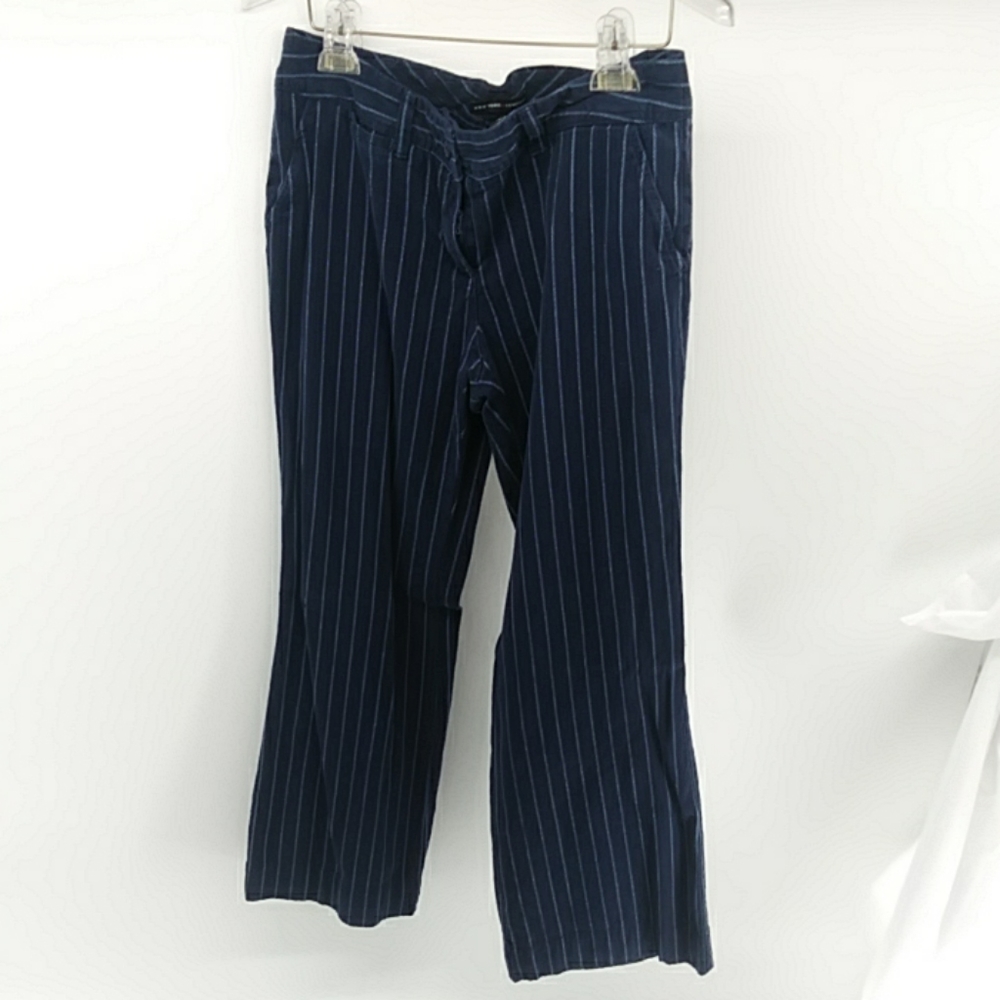 NY & Company navy blue pinstriped pants. Sz 8